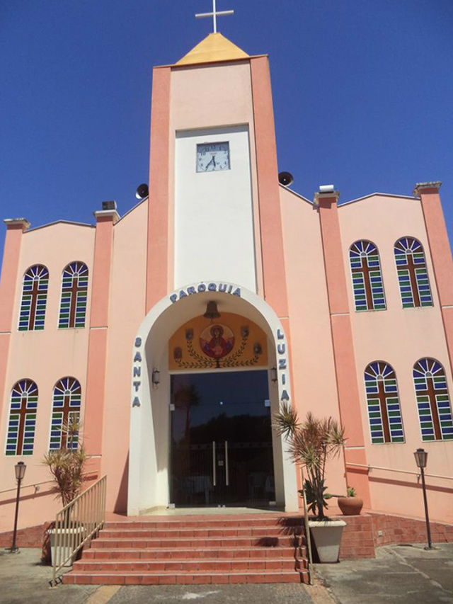 O Seminário está localizado na frente da Igreja Matriz Santa Luzia, no local onde é a casa paroquial. (Foto: Assessoria)