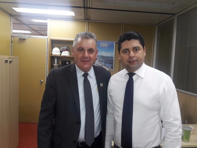 Prefeito pleiteia recursos para obras e discute detalhes da cedência da área da NOB Prefeito pleiteia recursos para obras e discute detalhes da cedência da área da NOB