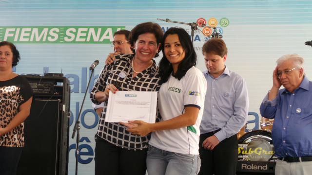A prefeita Márcia Moura participou das entregas de certificados  onde 500 alunos concluíram  os 31 cursos oferecidos pela Senai (Foto: Patrícia Miranda) 