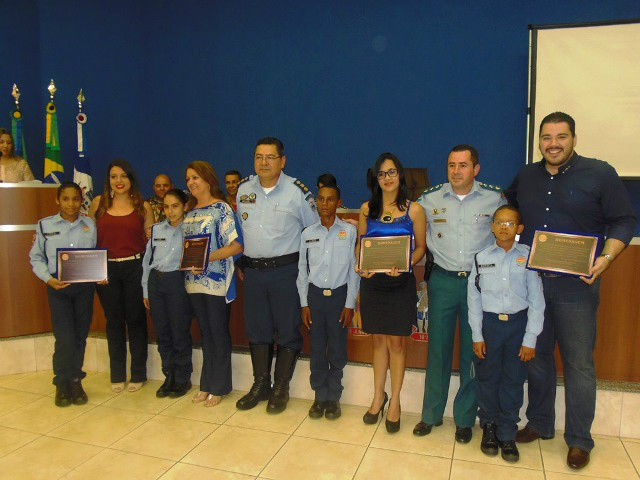 Programa Patrulha Mirim no Trânsito é exemplo de disciplina e cidadania A parceria da Polícia Militar Rodoviária no Programa Patrulha Mirim no Trânsito conta com a presença diária e constante de um policial. (Foto: Assessoria de Comunicação)