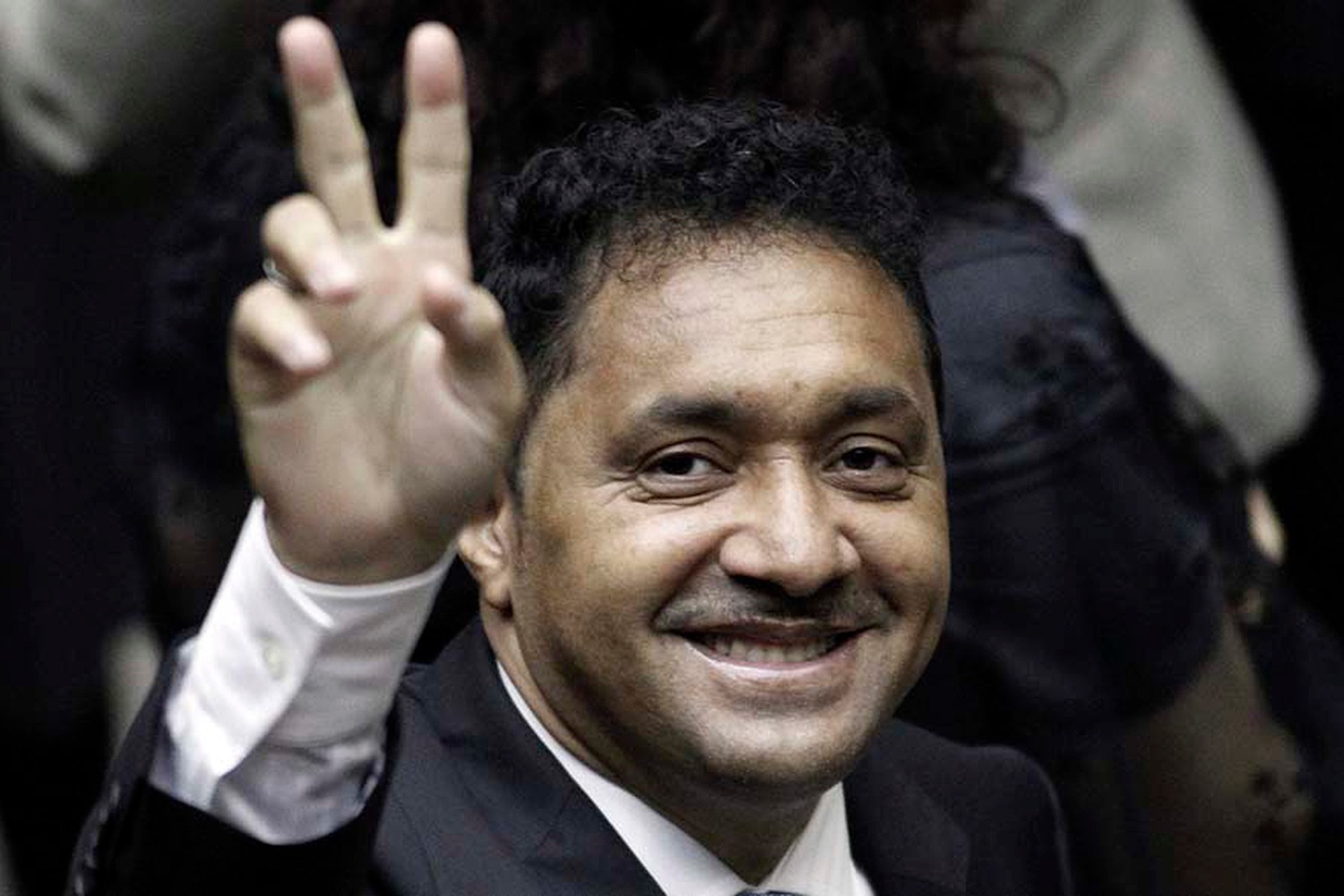 Tiririca volta atrás e decide disputar reeleição Perfil News Notícias de Três Lagoas e região