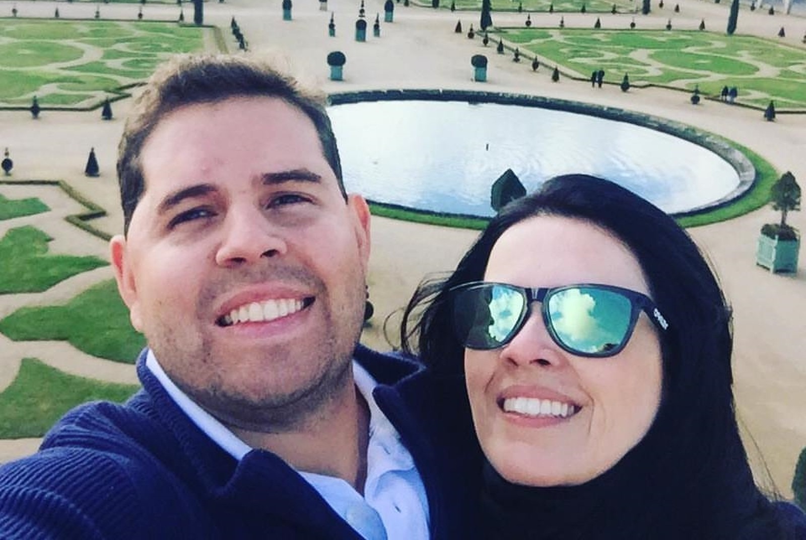 Casal morre em acidente de trânsito na véspera do casamento Casal morreu após carro bater de frente com outro veículo em MG (Foto: Reprodução/Redes Sociais)