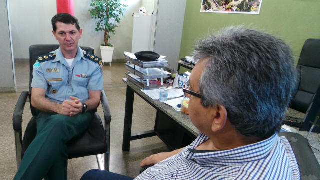 Vídeo monitoramento pode entrar em operação no próximo mês Tenente corone Wilson Monari, durante entrevista ao jornalista Ricardo Ojeda do Perfil News. (foto: Patrícia Miranda)