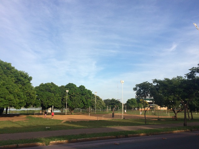 Temperaturas continuam altas nesta sexta, com chance de pancadas de chuva Foto: Gisele Berto
