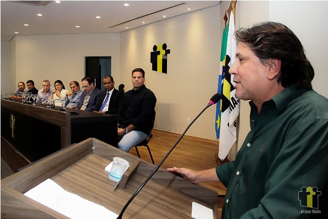 Reeleito, Caravina defende mudança nos critérios de distribuição do ICMS Inspirada nessa linha de atuação, a nova diretoria defende a manutenção da boa relação institucional com os poderes (Foto/Assessoria)