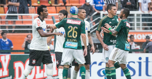 Uma das partidas mais esperadas é a do Corinthians contra o Palmeiras, que acontece a partir das 15h20 (horário MS) no Pacaembu (Foto: Esporte UOL)