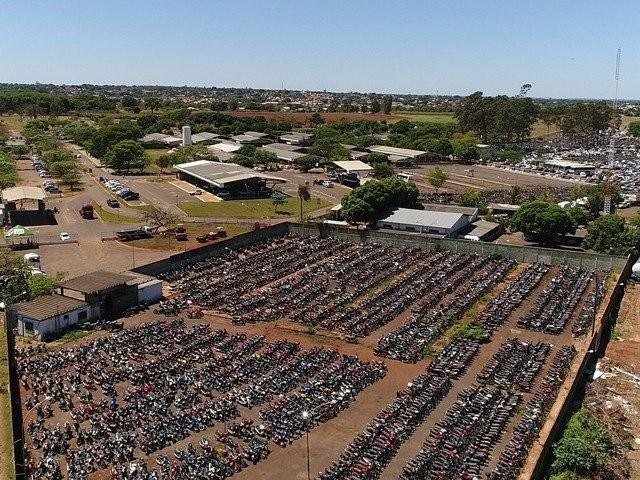 Com pátio lotado, Detran vai transferir veículos para depósitos de empresas Em 2017, pátio do Detran tinha mais de nove mil motocicletas. (Foto: Fly Drone)