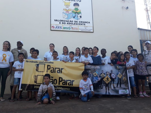 Campanha “Maio Amarelo” reúne crianças em pintura de faixa de pedestres na Vila Piloto Semana será repleta de atividades em prol da campanha (Foto/Assessoria)