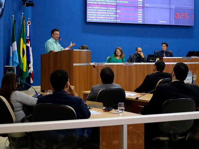 Presidente do sindicato dos servidores faz pronunciamento sobre proposta salarial (Foto/Assessoria)