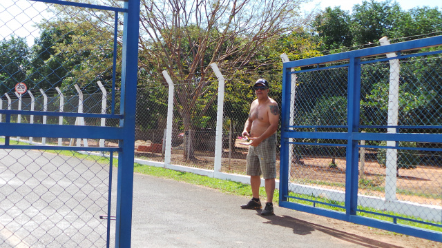 Por amor ao local o Promotor, Antônio Carlos, sacrifica seus finais de semana para cuidar do espaço...