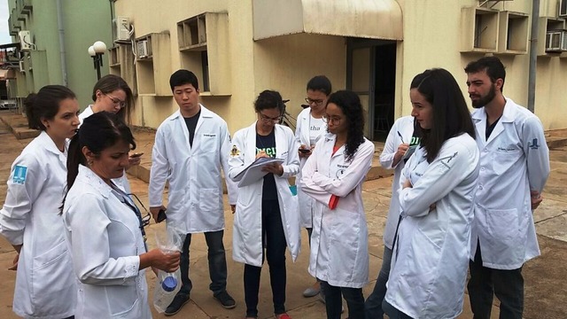 Aula prática foi sobre a qualidade da água para consumo humano e como avaliar a qualidade do ar (Foto/Assessoria)