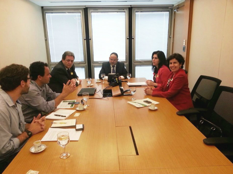 Em março, Prefeita Marcia Moura esteve com os senadores Moka e Simone Tebet para tratar sobre a liberação dos recursos. (Foto: Arquivo/Assessoria)