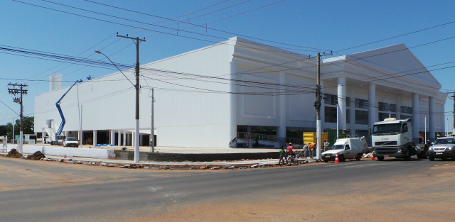 Havan Três Lagoas abre as portas neste sábado O empreendimento que segue o padrão do grupo, foi construído em tempo recorde com investimentos de R$ 30 milhões e está gerando 200 empregos diretos em Três Lagoas (Foto: Ricardo Ojeda)