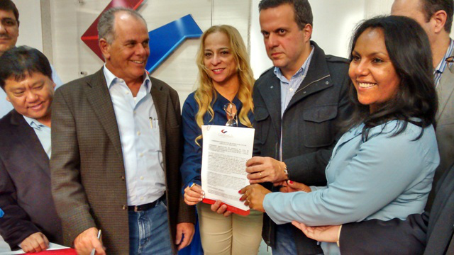 Solenidade marca posse da Cassems do Hospital Regional de Três Lagoas Presentes, o vice-prefeito Luiz Akira; deputado Lauro Davi; Ricardo Ayache; vereadora Sirlene da Saúde (Foto: Divulgação)