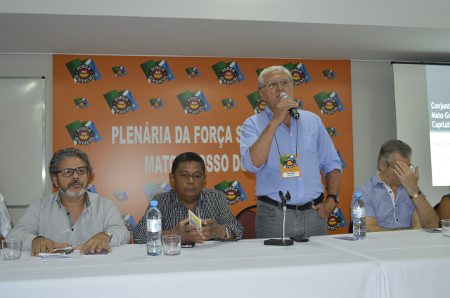 Plenária da Força MS discute MPs e PLs que tiram direito do trabalhador Idelmar da Mota Lima, presidente da Força MS, fala na Plenária. (Foto: Assessoria)