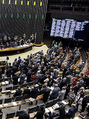 Plenário aprovou o tema com amplo apoio dos partidos. Foram 452 votos a favor e 19 contra (Foto: Laycer Tomaz/Câmara dos Deputados)