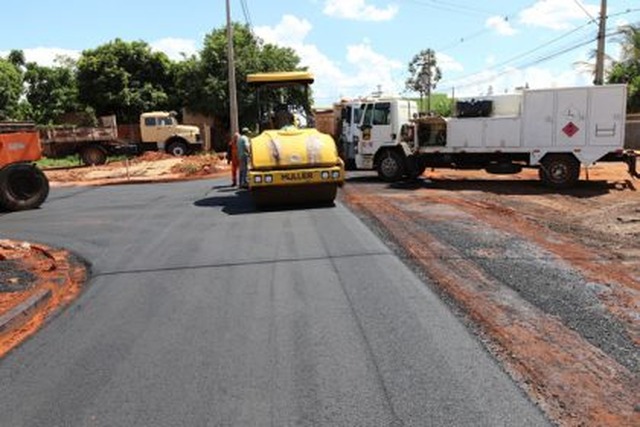 Avenida Milton Damasceno está com obras em ritmo acelerado
