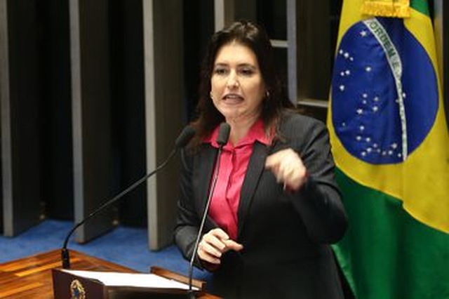 Senadora Simone Tebet retira candidatura e anuncia voto em Alcolumbre Senadora Simone Tebet retira candidatura avulsa à Presidência da Casa - Antonio Cruz/Arquivo Agência Brasil