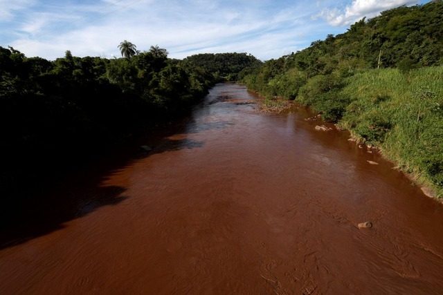 Vale instala primeira barreira no rio Paraopeba REUTERS/Washington Alves/Direitos Reservados