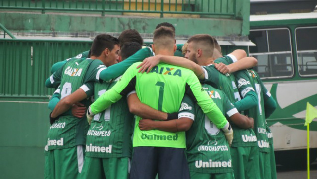 Chapecoense entra em campo pela primeira vez após tragédia Chapecoense sub-20 representará equipe pela primeira vez em uma partida oficial após a tragédia com o elenco profissional no fim de 2016 (Foto: Giba Pace Thomaz/Chapecoense)