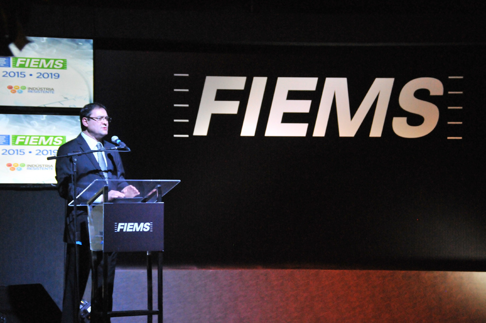 Em posse, Longen reforça resistência da indústria frente à crise O presidente da Fiems, Sérgio Longen, foi empossado, nesta sexta-feira (29/05). (Foto: Assessoria)