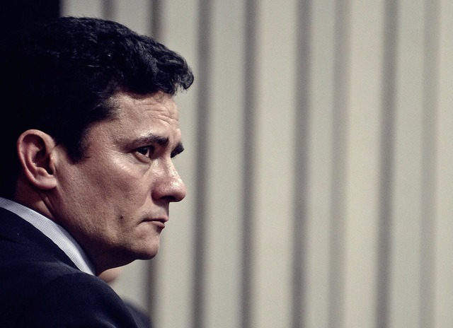'Pressão implacável' de Sérgio Moro surpreende um dos maiores jornais do mundo Juiz ficou mundialmente conhecido após inicio das investigações da Operação Lava Jato. (Foto: Reprodução Internet)