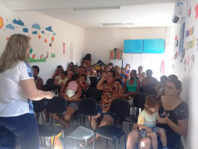 “Infância sem violência” foi o tema de encontro do grupo Colo de Mãe do CRAS Ana Maria Moreira (Foto: Secom Três Lagoas)