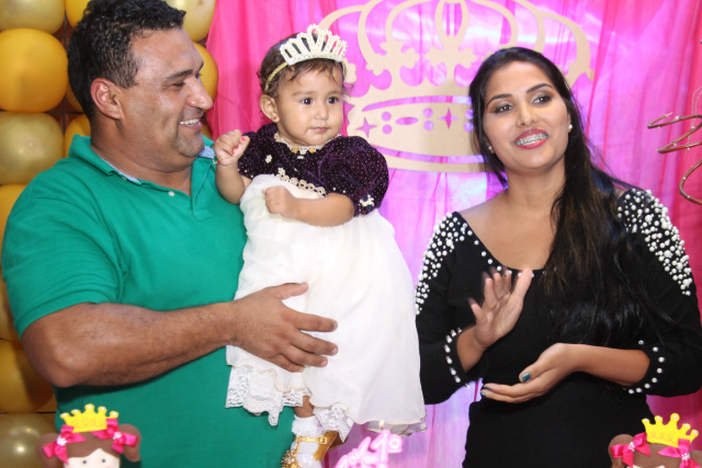 Sertanejos animaram a festa de 1 aninho da Emanuele Marquinho do Teclado e Nayara receberam amigos no noite deste domingo no Müller para comemorar 1 aninho da princesinha Emanuele (Foto: Rodolfo Gomes)