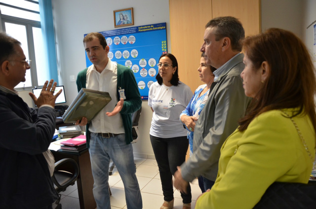Prefeita apresenta a secretário Estadual estrutura do Município que receberá Caravana da Saúde Os representantes da saúde foram conferir os detalhes da Caravana no Estado. (Foto: Assessoria)