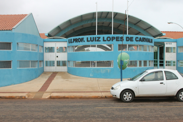 Escola Luiz Lopes é invadida e furtada duas vezes nesse fim de semana Sem segurança, a direção fica de mãos atadas diante dos prejuízos. (foto: Fábio Jorge)