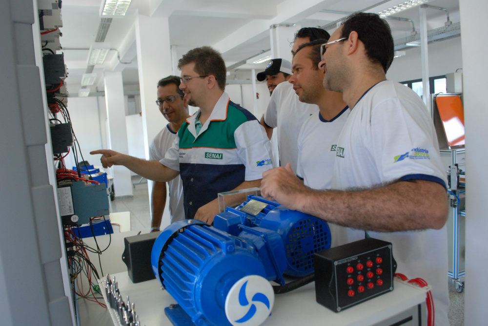 Senai de Naviraí está com matrículas abertas para dois cursos técnicos Ao todo são 70 vagas, sendo 35 para cada curso, e os interessados devem comparecer até o CISS (Centro Integrado Sesi Senai) de Naviraí, localizado na Rua Ceará, 135, no centro, sendo que as aulas terão início no dia 22 de março. (Foto: Assessoria)