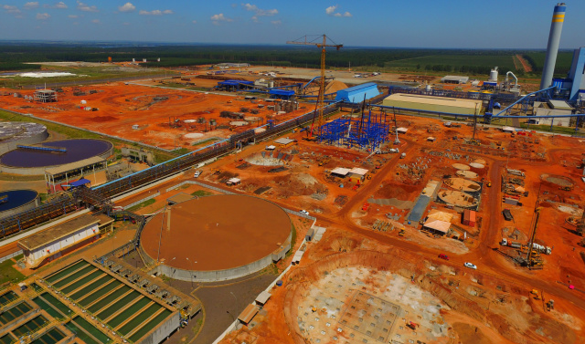 Na contramão da crise, Fibria investe R$ 8,7 bilhões na expansão da fábrica de Três Lagoas No total da obra, serão utilizados 200 mil m³ de concreto para toda a obra, o que daria para construir três Maracanãs (Foto: James Luck)