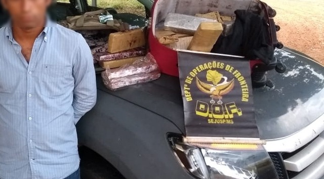 Homem é preso transportando 15KG de maconha em ônibus Foto/Assessoria
