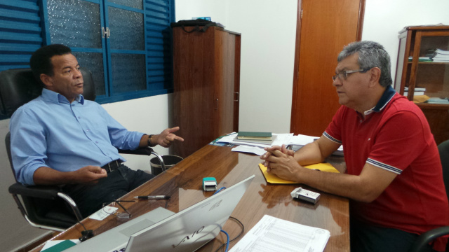 O chefe do escritório regional do Dnit, Milton Marinho disse que os usuários da rodovia podem denunciar diretamente no órgão quem violar o acordo. A denúncia pode ser feitas através de imagens (Foto: Patrícia Miranda) 