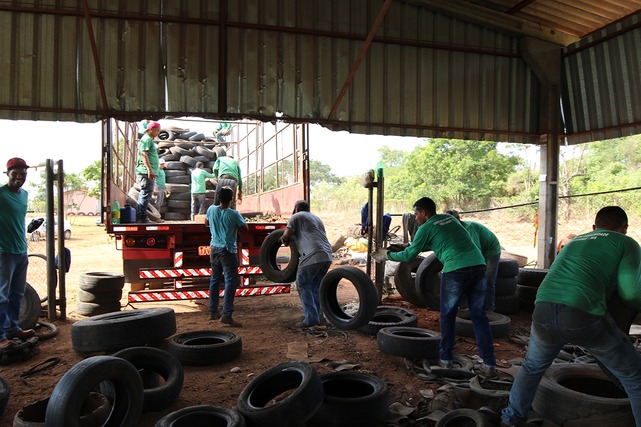 População ignora coleta seletiva e 35% do que vai para o lixo em Três Lagoas poderia ser reciclado Ecoponto para descarte de pneus. Foto: Dvulgação.