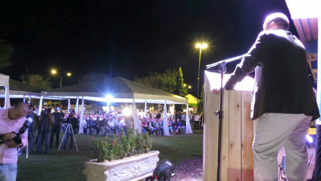 Abertura de Três Lagoas Florestal supera expectativas O coordenador do Painel Florestal, Robson Trevisan falou para um público de aproximadamente 500 pessoas que estiveram no Parque de Exposição de Três Lagoas. (Foto: Patrícia Miranda)