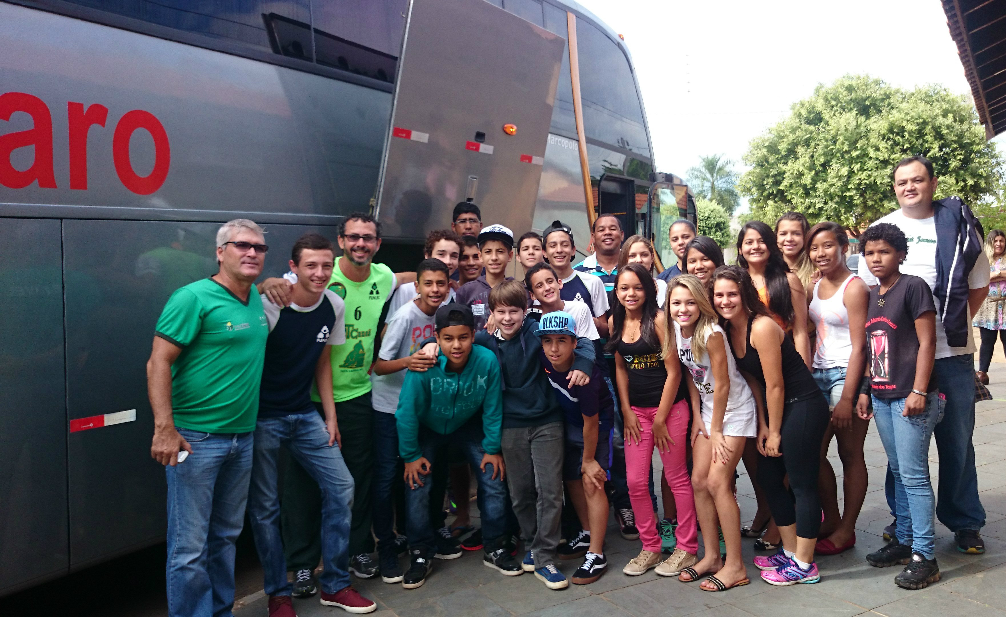 No último sábado, dia 30, as equipes campeãs dos JETS das escolas Funlec e Bom Jesus, respectivamente com os professores Lélis Rocha e Paulo Rocha, viajaram para a Cidade de Chapadão do Sul. (Foto: Assessoria)