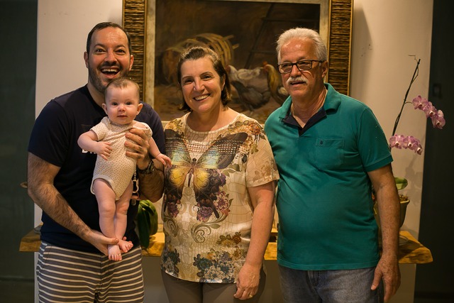 Rafael com os pais, Gil e Luíza. No início eles não concordavam com os planos da gastronomia, porém reconheceram que o filho escolheu o caminho certo (Fotos: Ygor Andrade)  