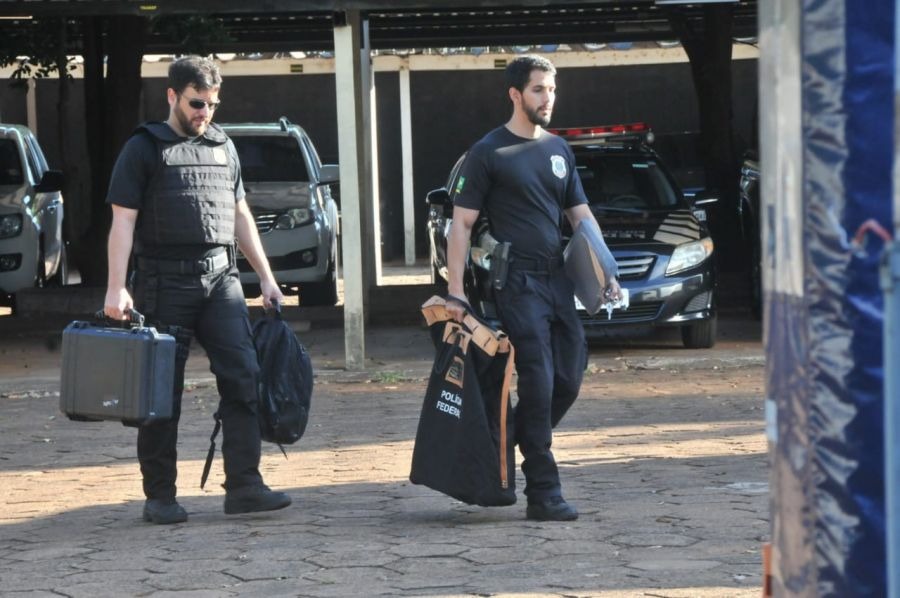 Presos pela PF tinham mais de 1,5 mil imagens de sexo com crianças (Foto: Valdenir Rezende/Correio do Estado)