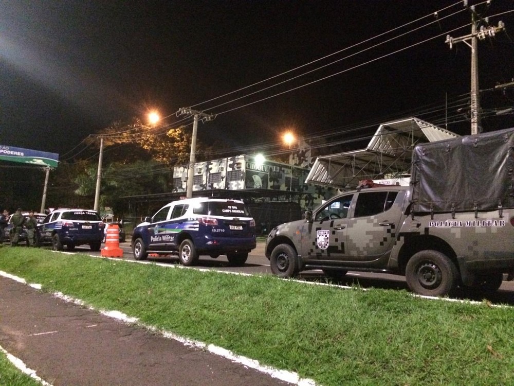 Três Lagoas pode ser alvo da operação do GAECO nesta quinta-feira Policiais saem para operação do Gaeco MS — Foto: Bruno Axelson/TV Morena