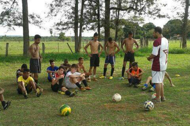Atletas do CTAF passam por avaliação do Atlético Mineiro com sede na fazenda São João, ampliou sua base de atuação, estabelecendo parcerias com a escolinha Garotos de Ouro, de Andradina (SP), AG Sports, de Adamantina, e ainda no bairro Novo Oeste (FOTO: Assessoria de Comunicação)