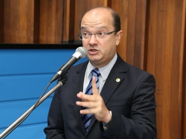 Governo quer autorização para parcelar dívidas com Receita Federal Líder do governo, deputado José Carlos Barbosa (DEM), disse que projeto busca autorização dos deputados (Foto: Assessoria/ALMS)