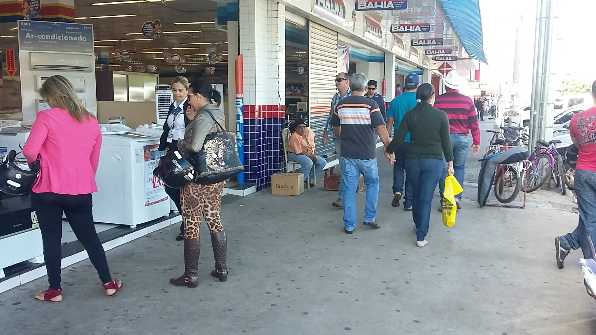 Na área central, o comércio em sua maioria não abrirá as portas. (Foto: Patrícia Miranda)