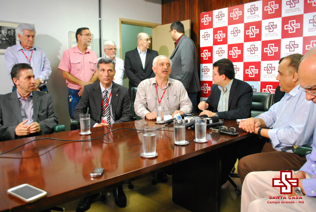 Prefeitura readequa parcialmente os repasses à Santa Casa Na reunião foi argumentado que os serviços de saúde que são repassados não conseguem suprir a necessidade, deixando a Santa Casa em um déficit. (Foto: Assessoria de Imprensa da Santa Casa)