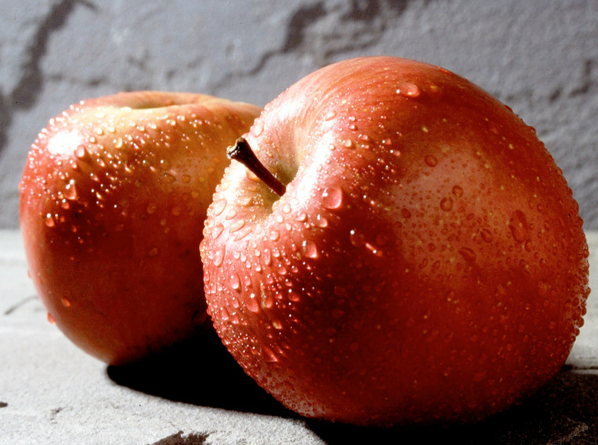 A maçã diminui o risco de doenças cardíacas (Foto: Google)