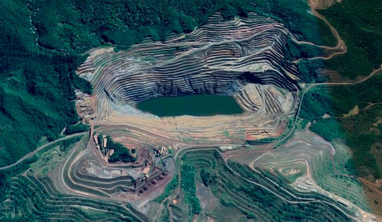 Moradores de Barão de Cocais deixam casas após alerta de barragem Barragem da Mina de Gongo Seco, da Vale - Imagem Google Maps