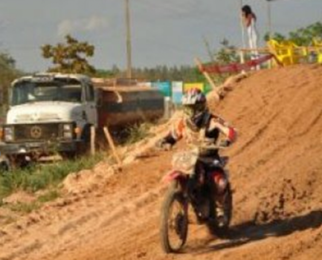 O arquiteto Eriton Andrade, de 26 anos, conhecido como Ton, está internado na UTI (Unidade de Tratamento Intensivo) do Proncor de Campo Grande (Foto: O Correio News)