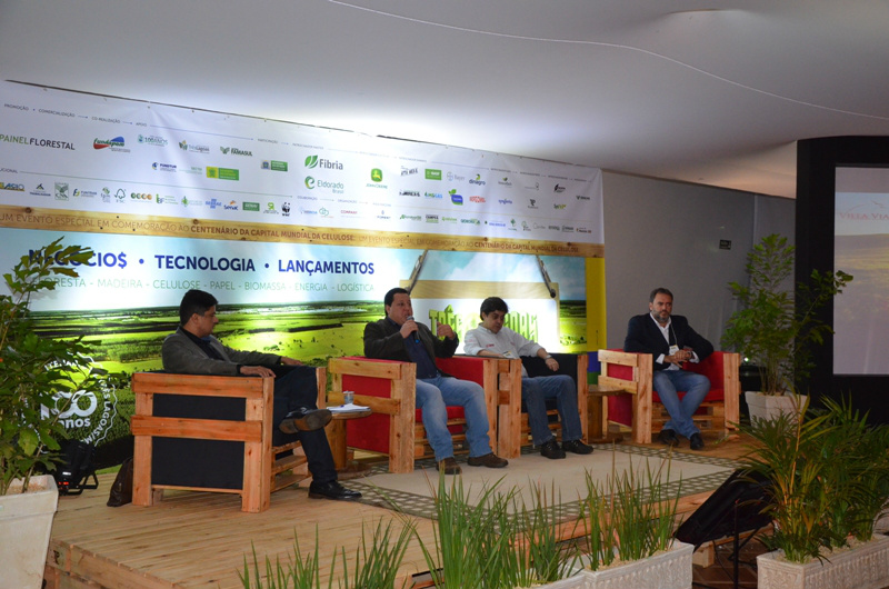 Adeleste realiza 1º Fórum de Desenvolvimento Sustentável da Costa Leste O encontro contou com participação de representantes dos municípios que compõe a Adeleste, de algumas cidades do Mato Grosso do Sul, São Paulo, Paraná, Minas Gerais e da Espanha. (Foto: Assessoria)