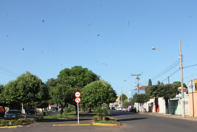 Céu sem nuvens na manhã esta sexta-feira (18) em Três Lagoas. (Foto: Patrícia Miranda)