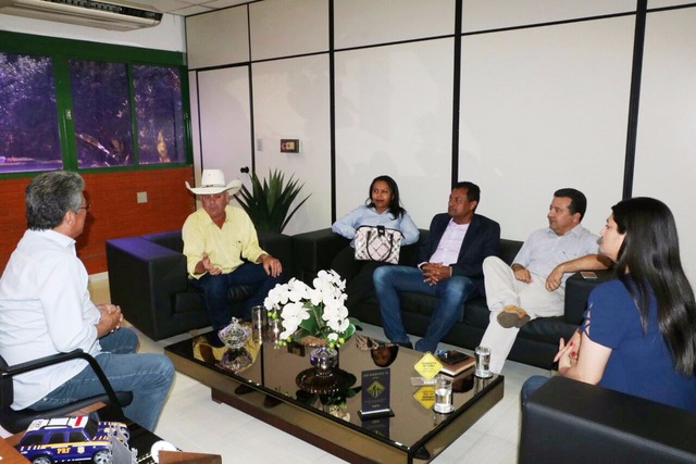 Angelo Guerreiro e vereadores realizam visita a sede do Detran/MS para discutir melhorias para o trânsito de Três Lagoas Além disso, a melhoria no atendimento e estrutura física da sede do órgão em Três Lagoas também entrou em pauta. (Foto: Secom Três Lagoas)